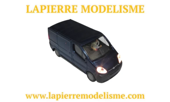 Opel Vivaro tôlé bleu éclairé