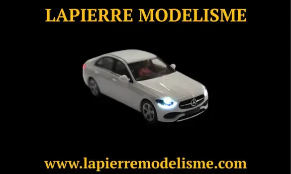 Mercedes Classe C éclairé
