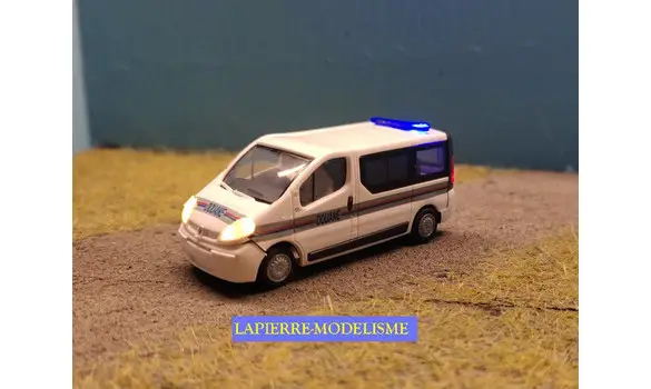 Renault Trafic douane éclairé