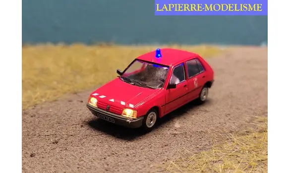 205 pompier éclairé