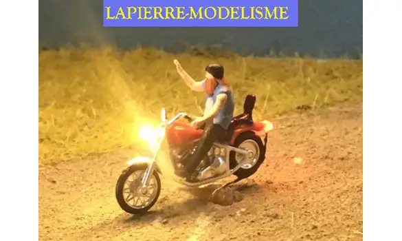 Moto éclairé 12